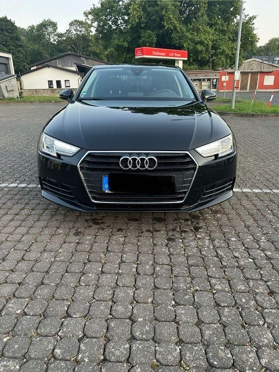 Schwarz Gebraucht 2015 Audi A4 Limousine | 13.800 € (Fairer Preis) - Bild 1/4