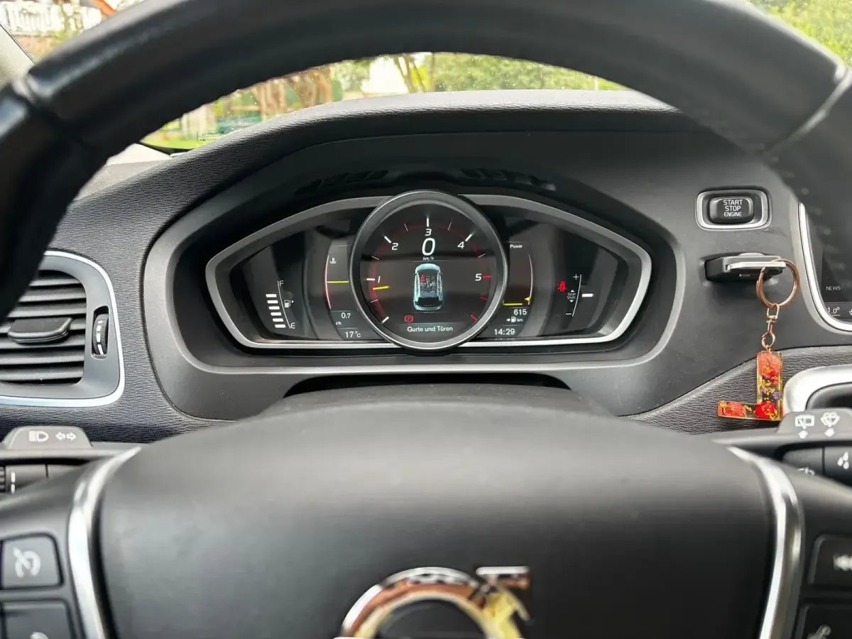 Gebraucht Volvo V40 CC 150 PS (110 kW) 2014 Schwarz Kombi