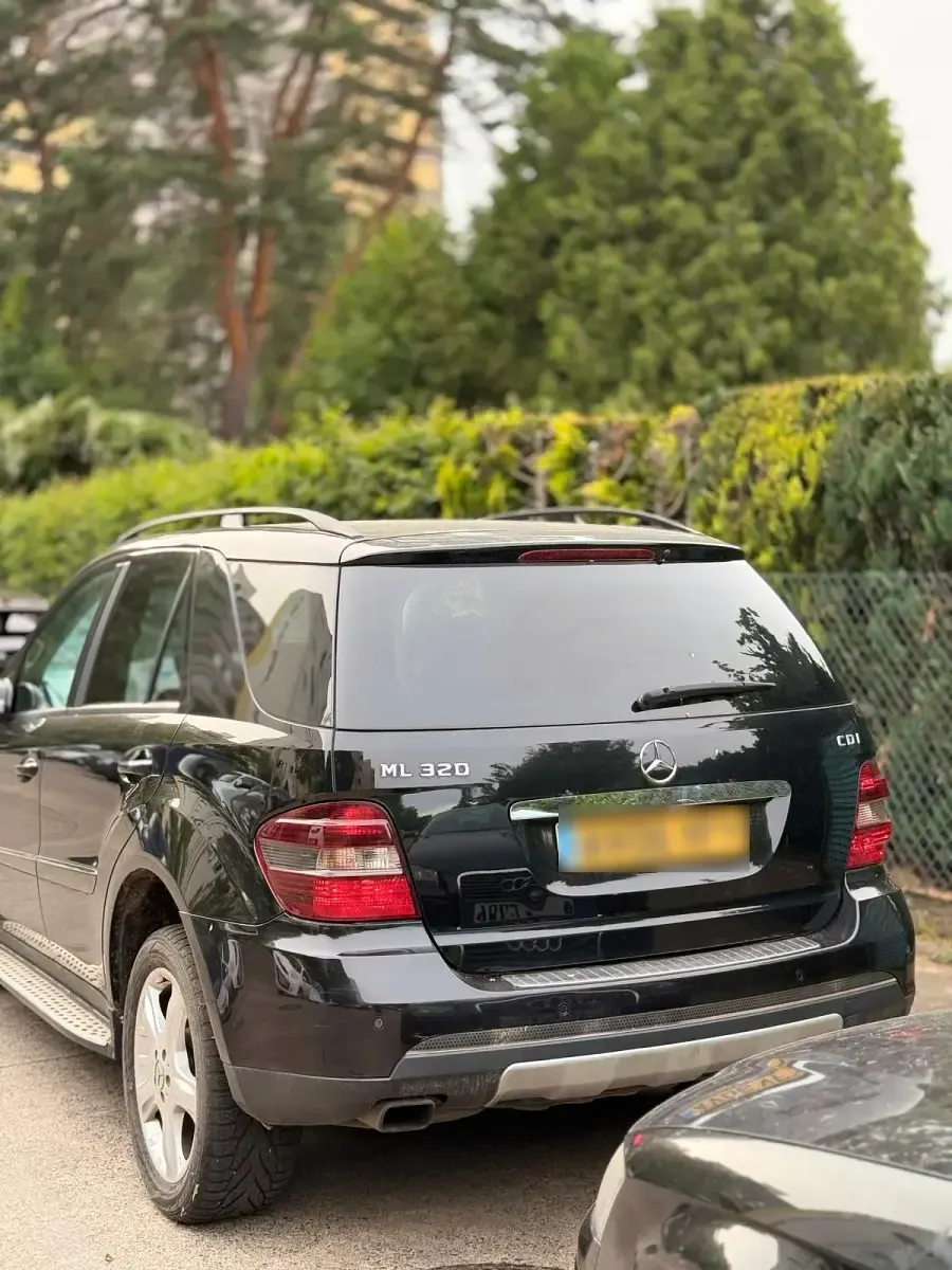 Gebraucht Mercedes ML350 283 PS (208 kW) 2006 Schwarz SUV