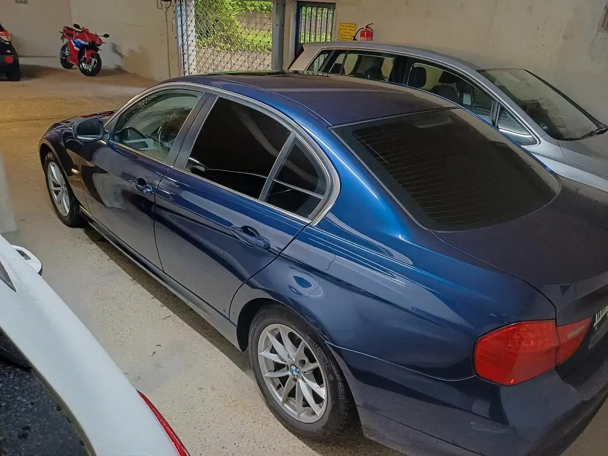 Używany BMW 325 218 KM (160 kW) 2010 Niebieski Sedan/Limuzyna