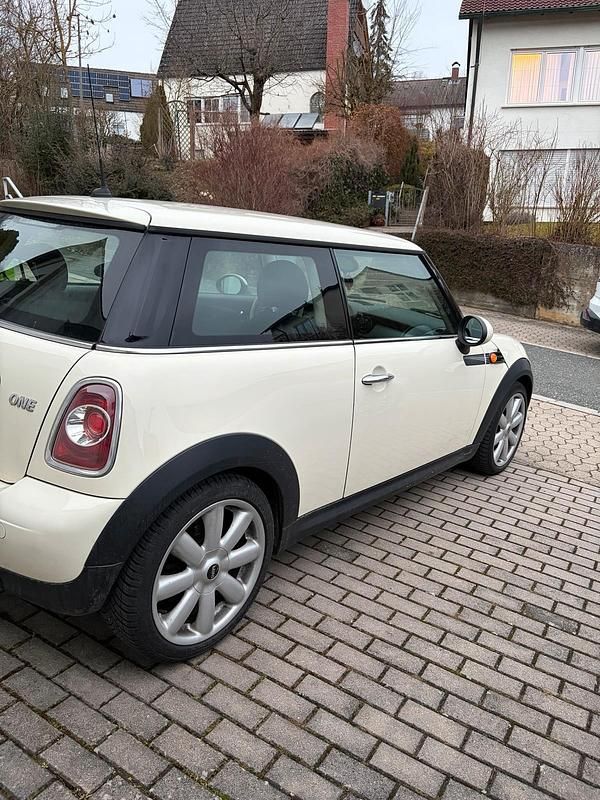 Second-hand Mini Cooper 75 CP (55 kW) 2011 Alb Hatchback