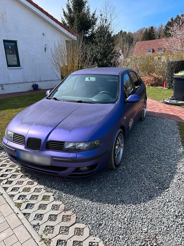 Second-hand Seat Leon 105 CP (77 kW) 2004 Negru Hatchback