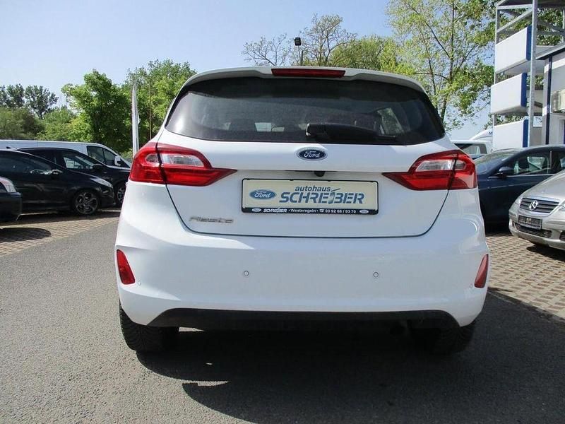 Gebraucht Ford Fiesta 86 PS (63 kW) 2019 Weiß Limousine