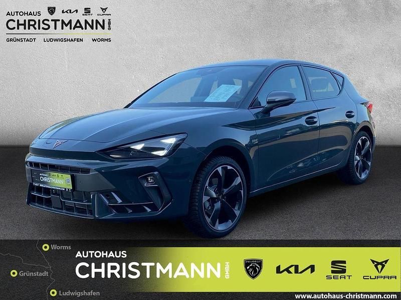 Neu Cupra Leon 150 PS (110 kW) 2025 Blau Limousine