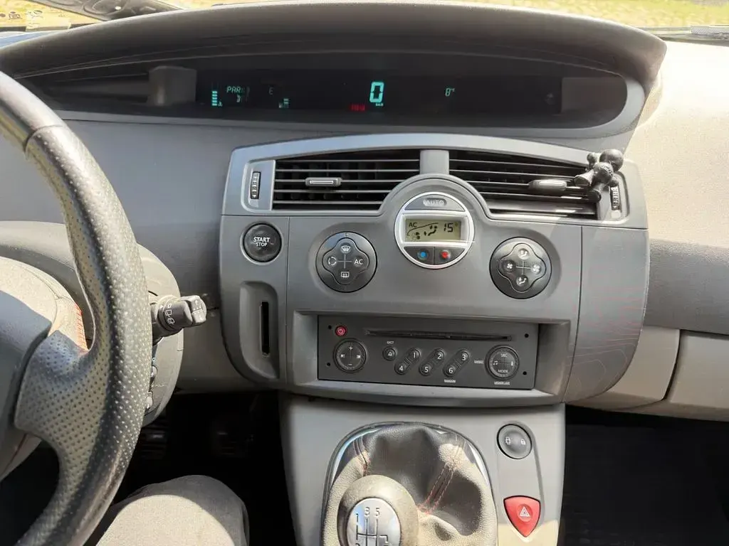 Gebraucht Renault Scénic II 135 PS (99 kW) 2008 Silber Van / Kleinbus