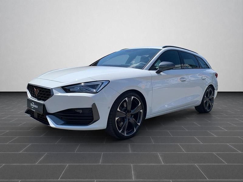Weiß Gebraucht 2024 Cupra Leon VZ Limousine | 35.200 € (Guter Preis) - Bild 1/4