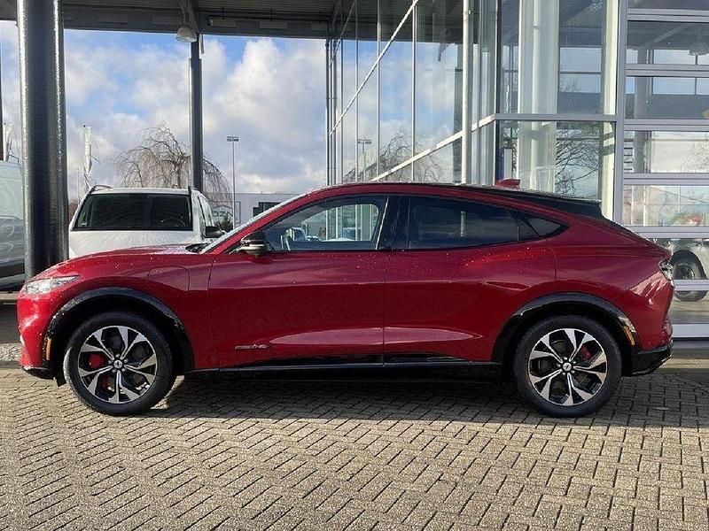 Używany Ford Mustang Mach-E 258 kW (351 KM) 2024 Czerwony SUV