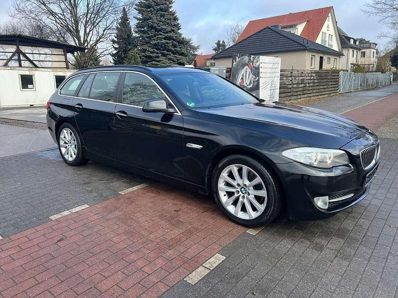 Gebraucht BMW 520 Sport Line 184 PS (135 kW) 2013 Schwarz Kombi