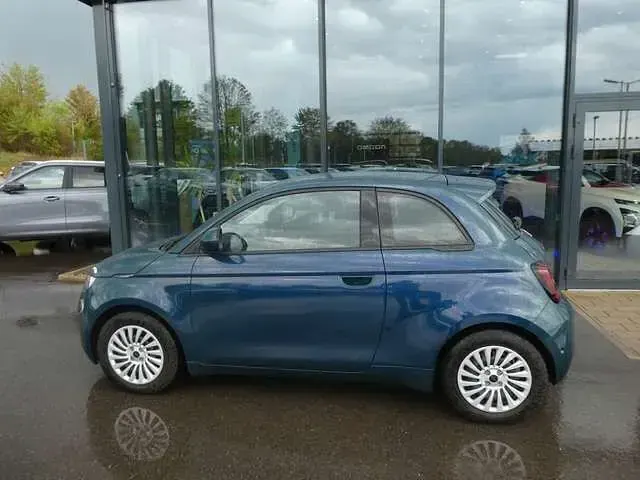 Gebraucht Fiat 500e Basis 86 kW (118 PS) 2023 Grün Kleinwagen