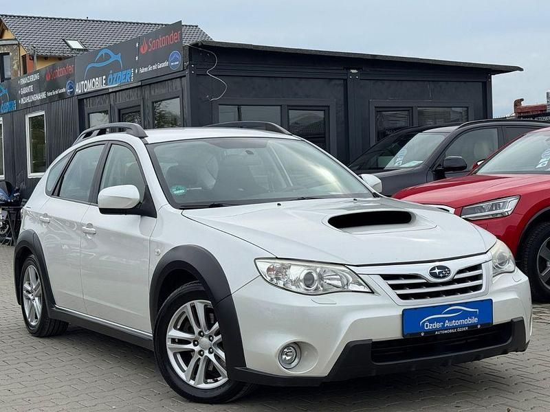 Satin white (p) Gebraucht 2011 Subaru Impreza Limousine | 8.490 € (Etwas zu teuer) - Bild 1/4