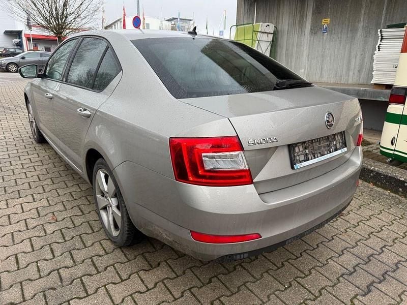 Gebraucht Skoda Octavia Elegance 150 PS (110 kW) 2014 Beige Limousine
