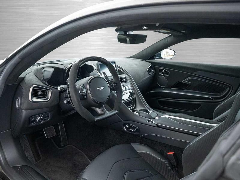 Gebraucht Aston Martin DBS 770 PS (566 kW) 2024 Onyx black Coupé