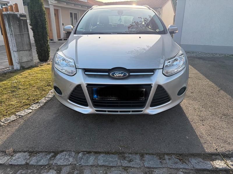 Gebraucht Ford Focus 116 PS (85 kW) 2013 Silber Kombi