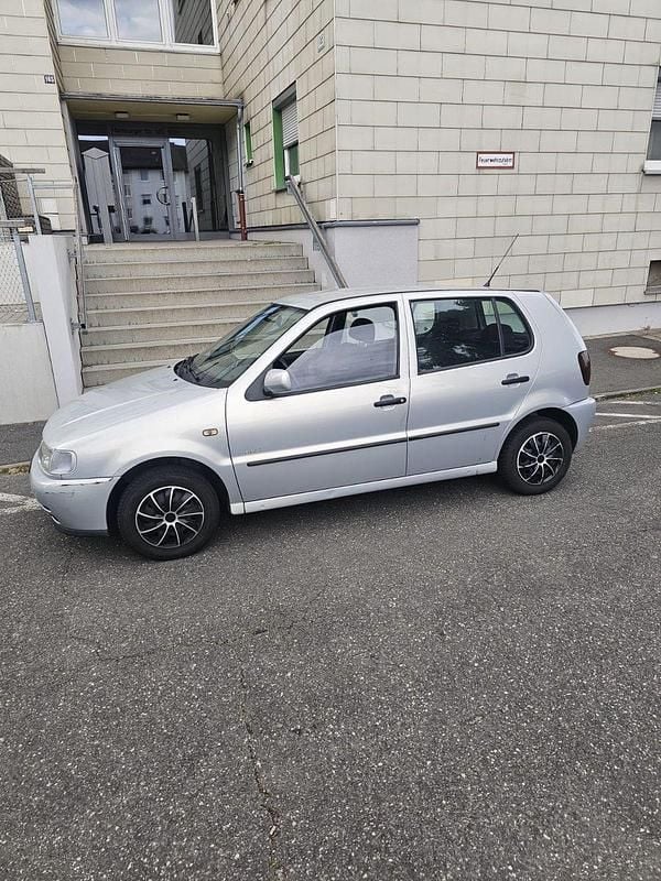 Silber Gebraucht 1999 VW Polo Kleinwagen | 250 € (Superpreis) - Bild 1/4
