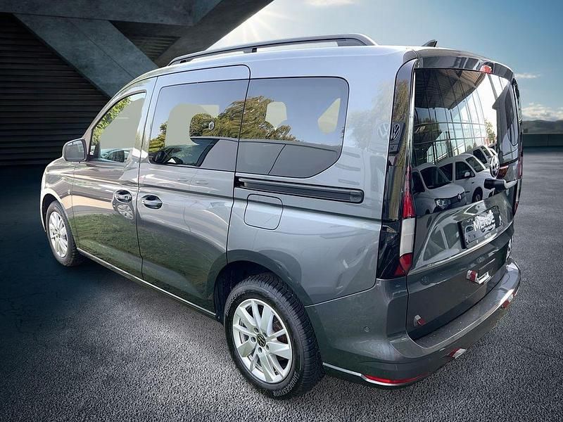 Gebraucht VW Caddy Life 114 PS (83 kW) 2023 Indiumgrau Van / Kleinbus