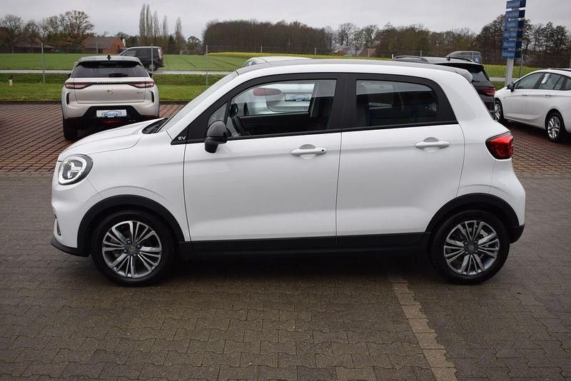 Neu Leapmotor T03 69 kW (95 PS) 2025 Weiß Kleinwagen