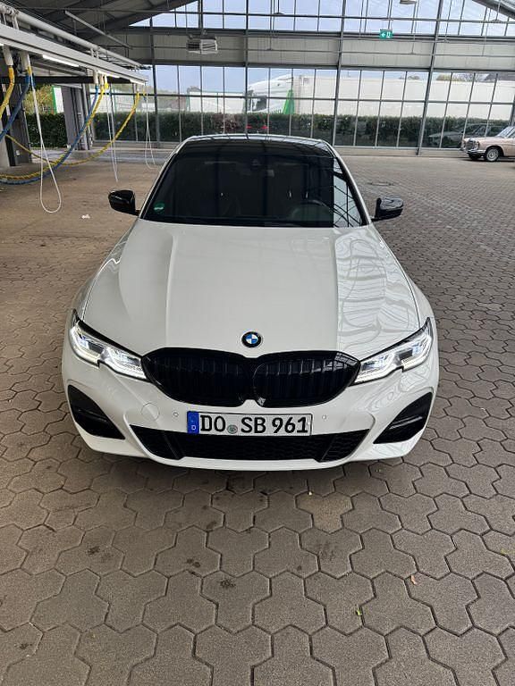 Gebraucht BMW 330 Shadowline 258 PS (189 kW) 2020 Weiß Limousine