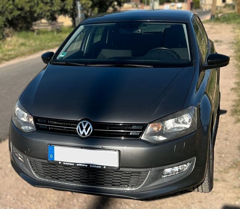 Grau Gebraucht 2011 VW Polo Style Limousine | 5.950 € (Fairer Preis) - Bild 1/4