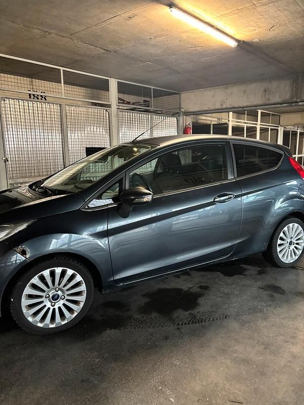 Gebraucht Ford Fiesta 95 PS (69 kW) 2009 Schwarz Kleinwagen