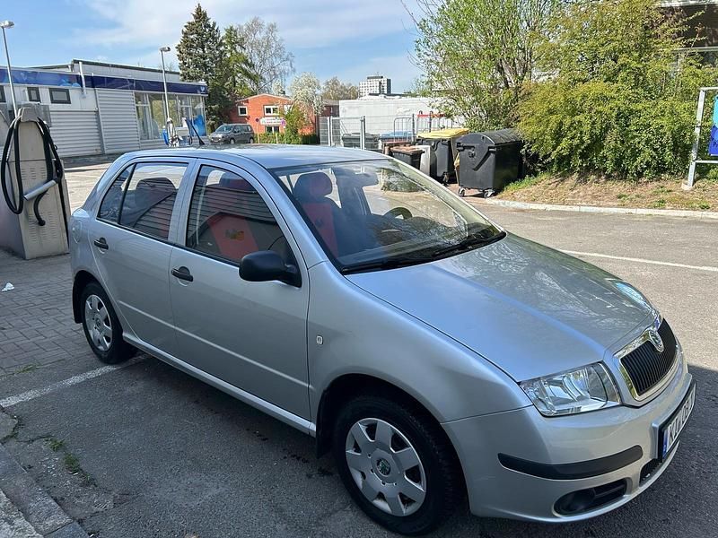 Silber Gebraucht 2006 Skoda Fabia Limousine | 3.850 € (Teuer) - Bild 1/4