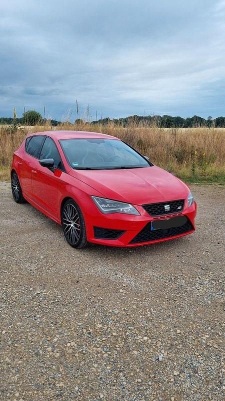 Rot Gebraucht 2015 Cupra Leon Limousine | 16.000 € (Fairer Preis) - Bild 1/4