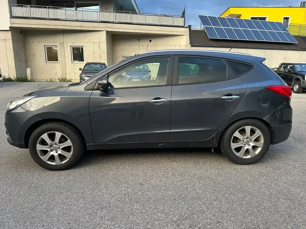 Gebraucht Hyundai ix35 Premium 136 PS (100 kW) 2010 Grau SUV