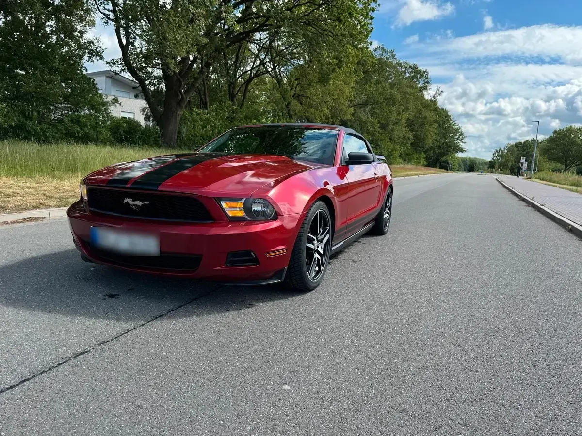 Gebraucht Ford Mustang 215 PS (158 kW) 2010 Rot Cabrio