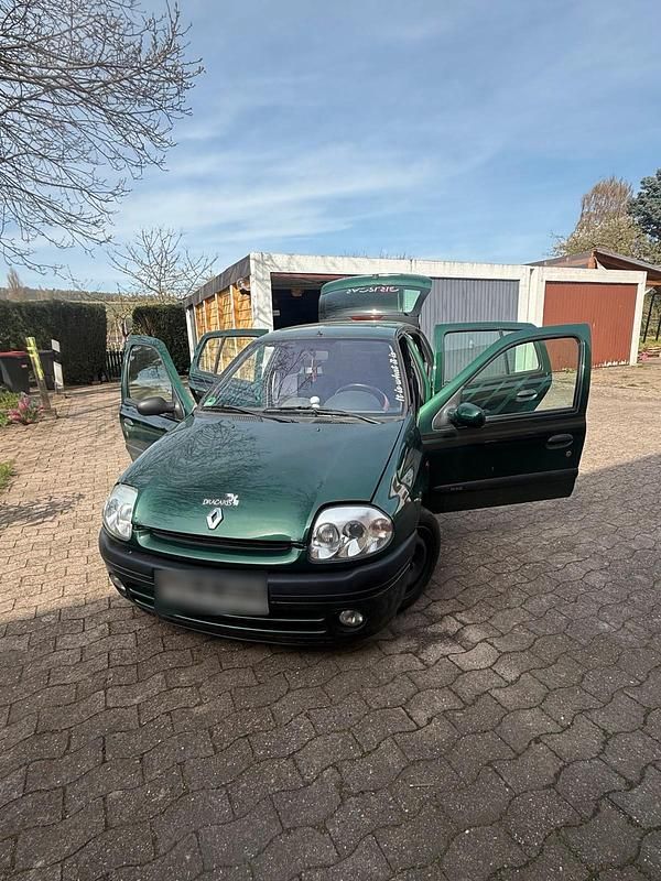 Gebraucht Renault Clio II 98 PS (72 kW) 2000 Grün Kleinwagen