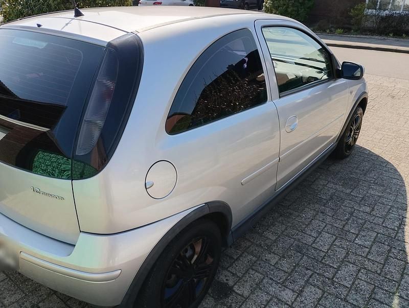Brugt Opel Corsa 80 HK (58 kW) 2005 Sølv Hatchback