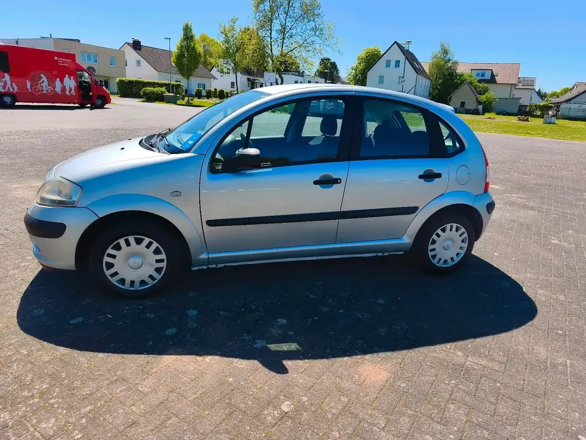 Gebraucht Citroën C3 60 PS (44 kW) 2009 Silber Kleinwagen