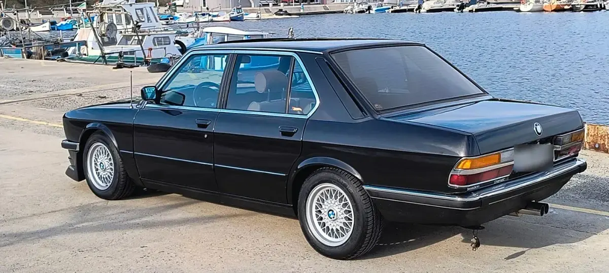 Gebraucht BMW 535 192 PS (141 kW) 1987 Schwarz Limousine