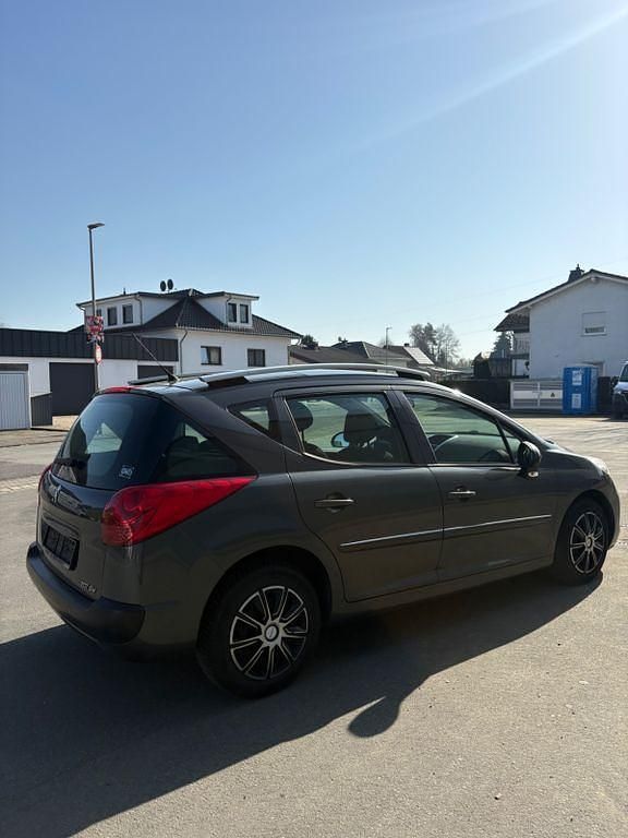 Gebraucht Peugeot 207 95 PS (69 kW) 2011 Grau Kombi