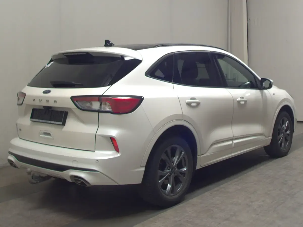 Gebraucht Ford Kuga ST-Line X 190 PS (139 kW) 2021 Arktisweiß (metallic) SUV