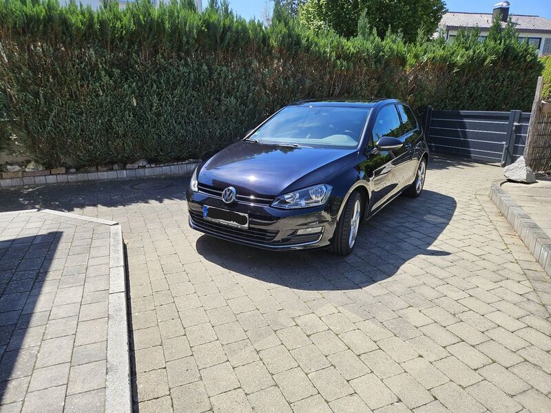 Schwarz Gebraucht 2015 VW Golf VII Comfortline Limousine | 6.999 € (Superpreis) - Bild 1/4