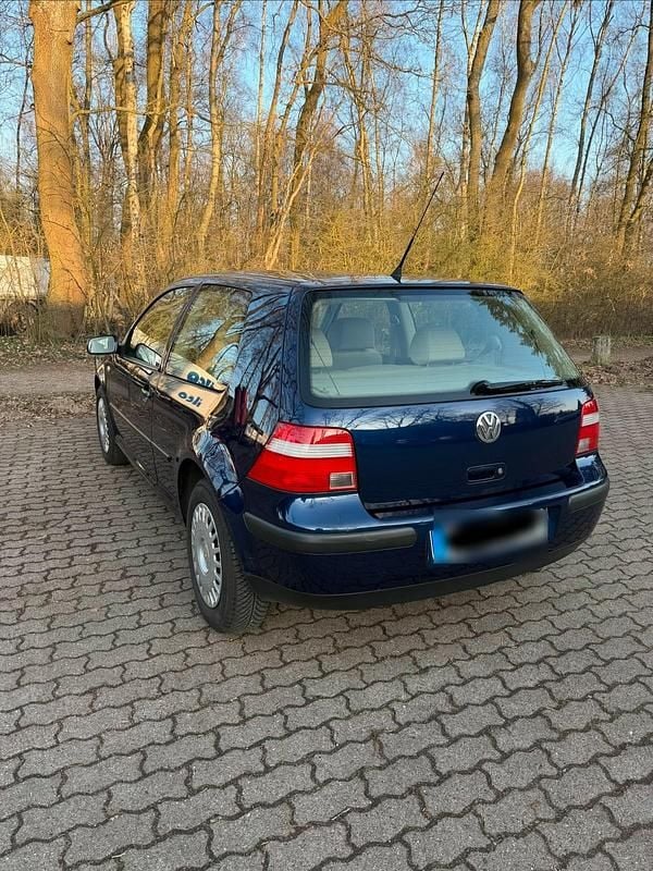 Gebraucht VW Golf IV 75 PS (55 kW) 2002 Blau Kleinwagen