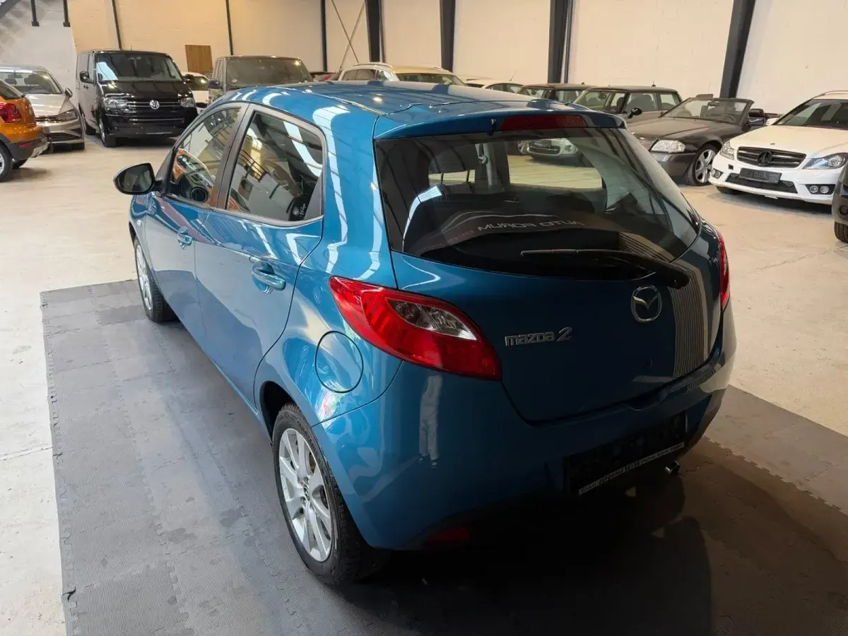 Usata Mazda 2 Edition 75 CV (55 kW) 2013 Blu Utilitaria