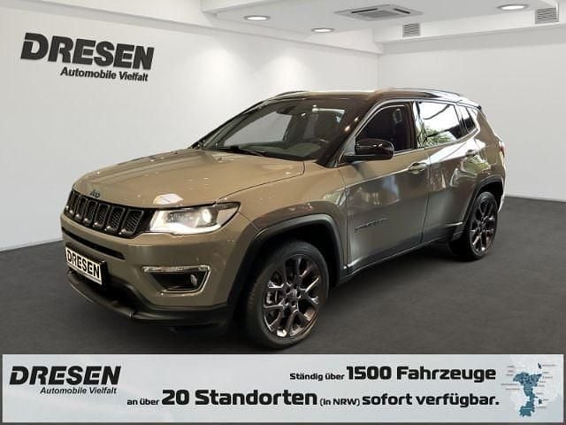Grau Gebraucht 2020 Jeep Compass SUV | 24.590 € (Teuer) - Bild 1/4