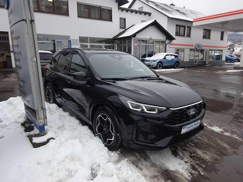 Gebraucht Ford Kuga ST-Line 151 PS (111 kW) 2024 Obsidianschwarz metallic SUV