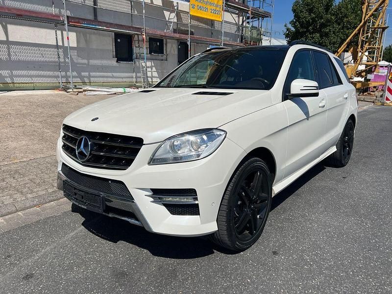 Weiß Gebraucht 2012 Mercedes ML350 Edition 1 SUV | 14.690 € (Fairer Preis) - Bild 1/4