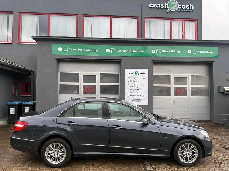 Gebraucht Mercedes E200 136 PS (100 kW) 2012 Grau Limousine