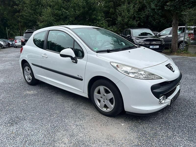 Weiß Gebraucht 2009 Peugeot 207 Urban Move Limousine | 2.499 € (Fairer Preis) - Bild 1/4