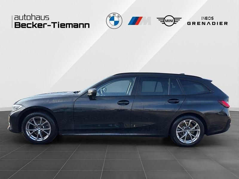 Gebraucht BMW 320 Advantage 184 PS (135 kW) 2022 Saphirschwarz Kombi