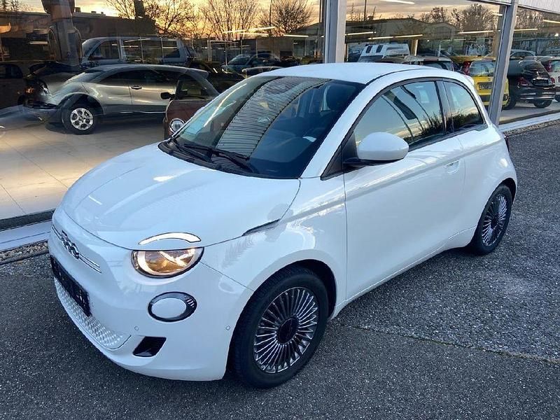 Gebraucht Fiat 500e Basis 86 kW (118 PS) 2023 Colore esterno (arktis weiß) Limousine