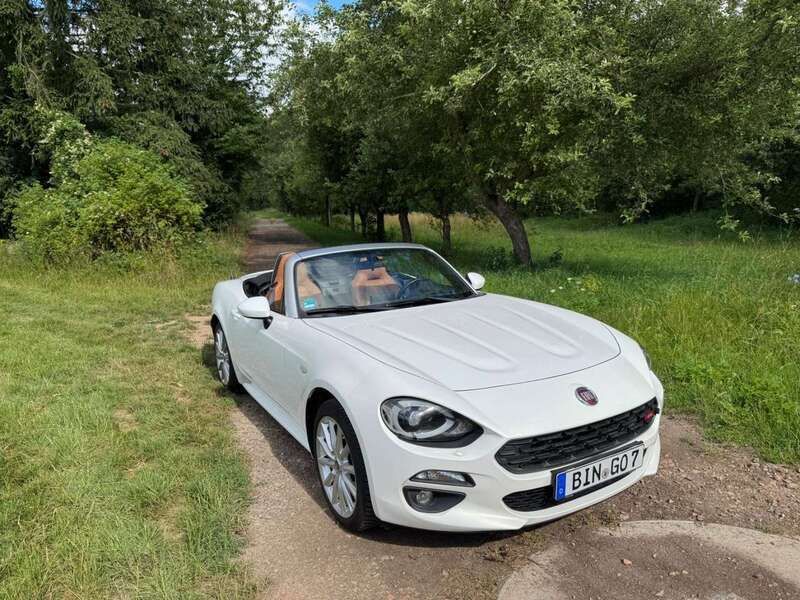 Weiß Gebraucht 2016 Fiat 124 Spider Cabrio | 14.000 € (Guter Preis) - Bild 1/4