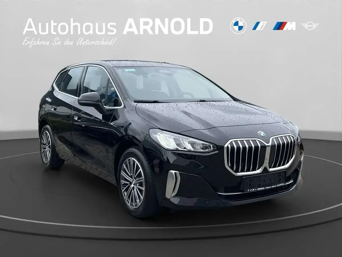 Gebraucht BMW 218 Active Tourer Luxury Line 150 PS (110 kW) 2023 Schwarz ii Van / Kleinbus