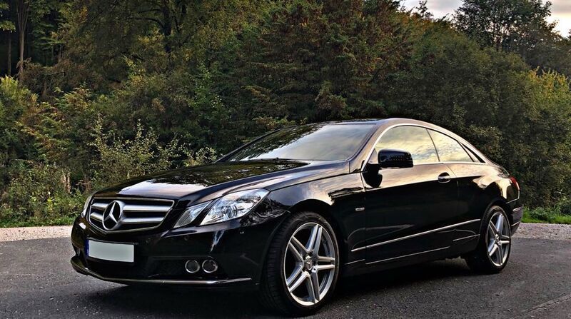 Schwarz Gebraucht 2011 Mercedes E200 Avantgarde Coupé | 10.850 € (Guter Preis) - Bild 1/4