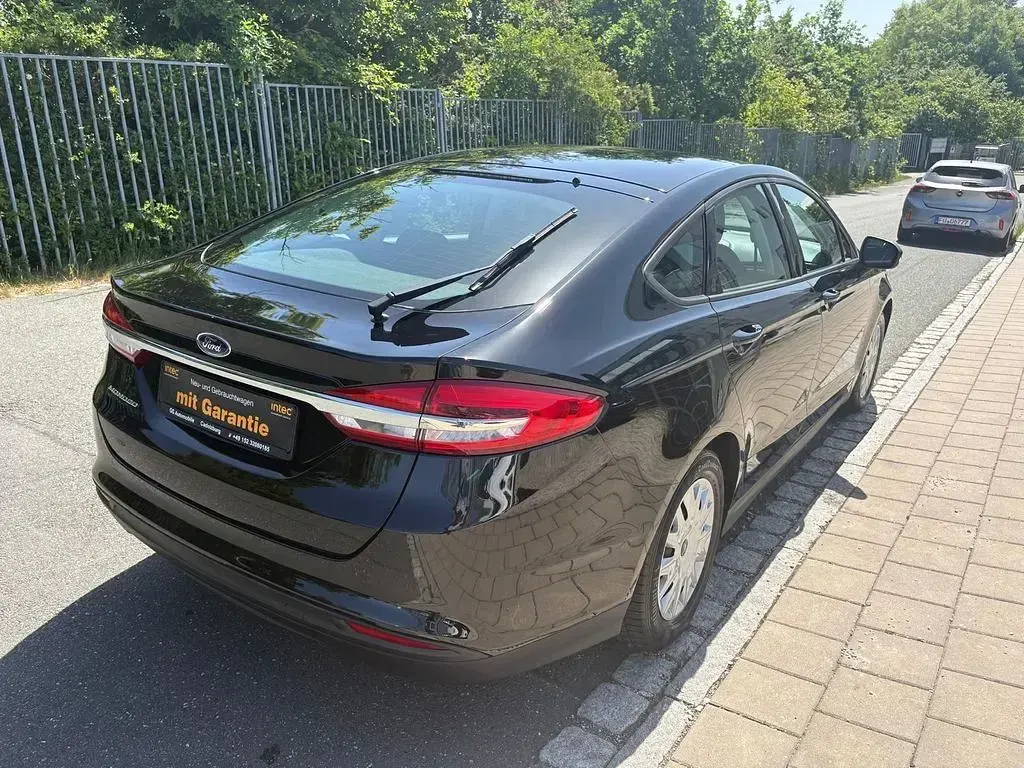 Gebraucht Ford Mondeo 150 PS (110 kW) 2019 Schwarz Limousine