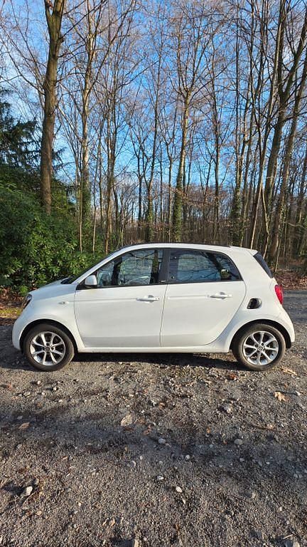 Gebraucht Smart ForFour Passion 71 PS (52 kW) 2015 Weiß Kleinwagen
