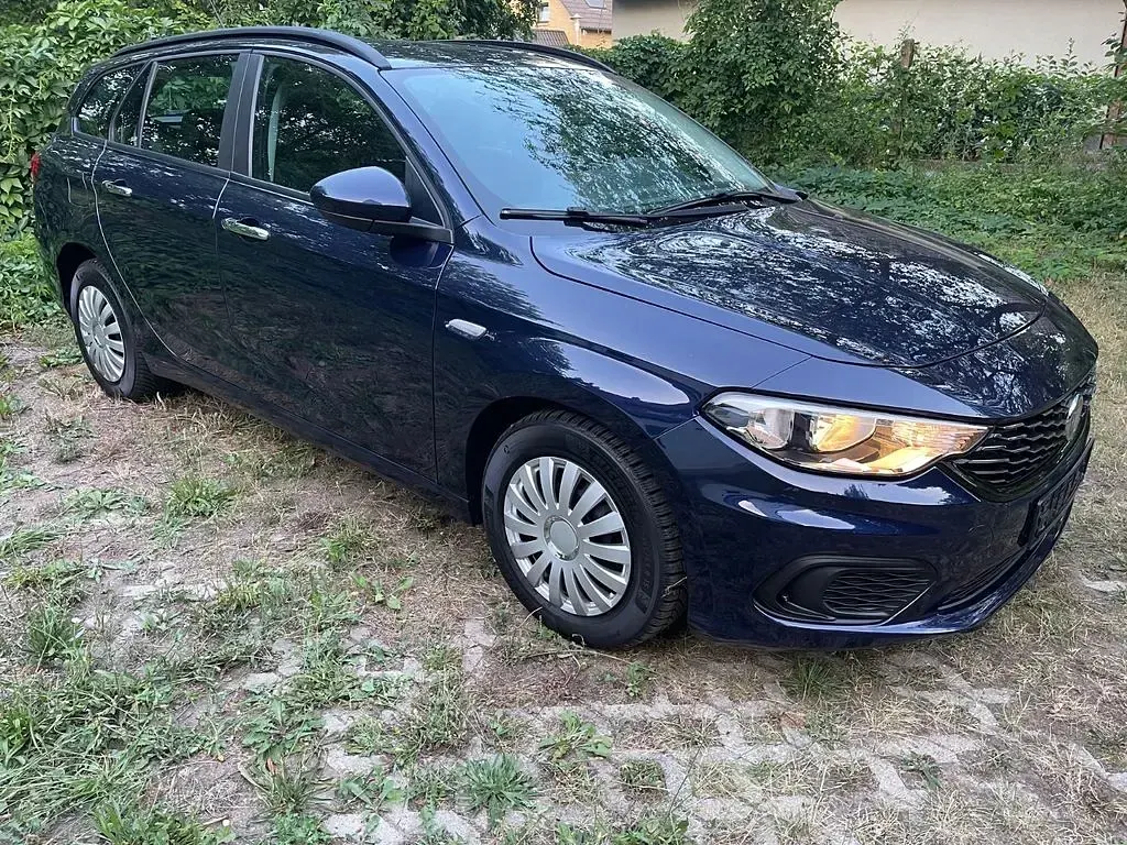 Gebraucht Fiat Tipo Pop 95 PS (69 kW) 2017 Blau Limousine