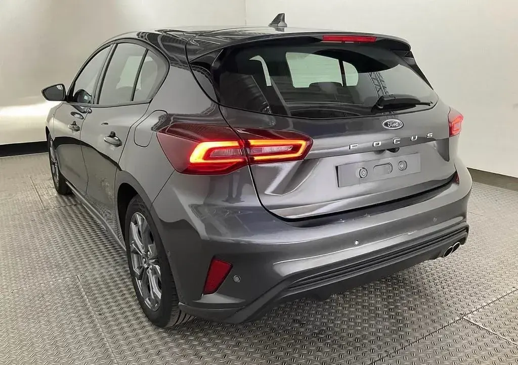 Used Ford Focus ST-Line 125 HP (91 kW) 2024 Grey Sedan